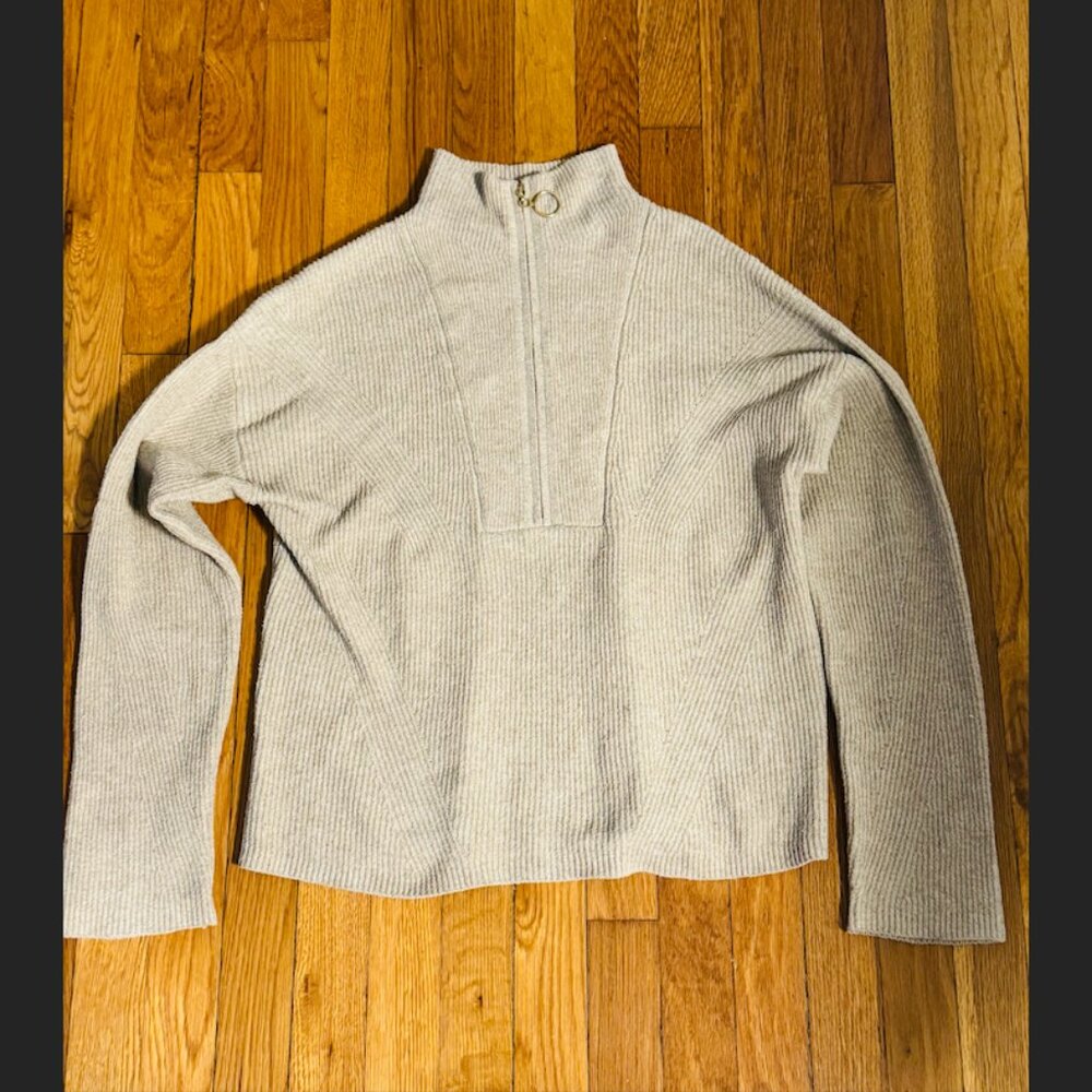 Von Maur Cream Pullover